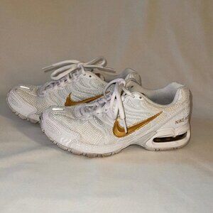 Women's Nike Air Max Torch 4 Running Shoe in Platinum Rose Gold  Size: 6